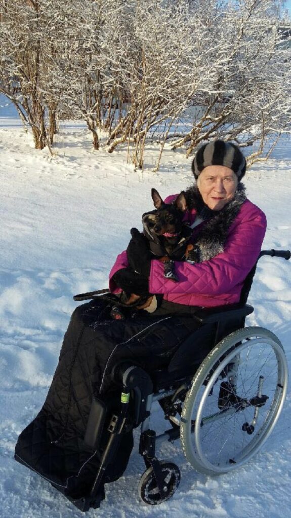 ”Tämähän menee päälle kuin itsestään” – Aunen arki helpottui yhdellä vaatteella